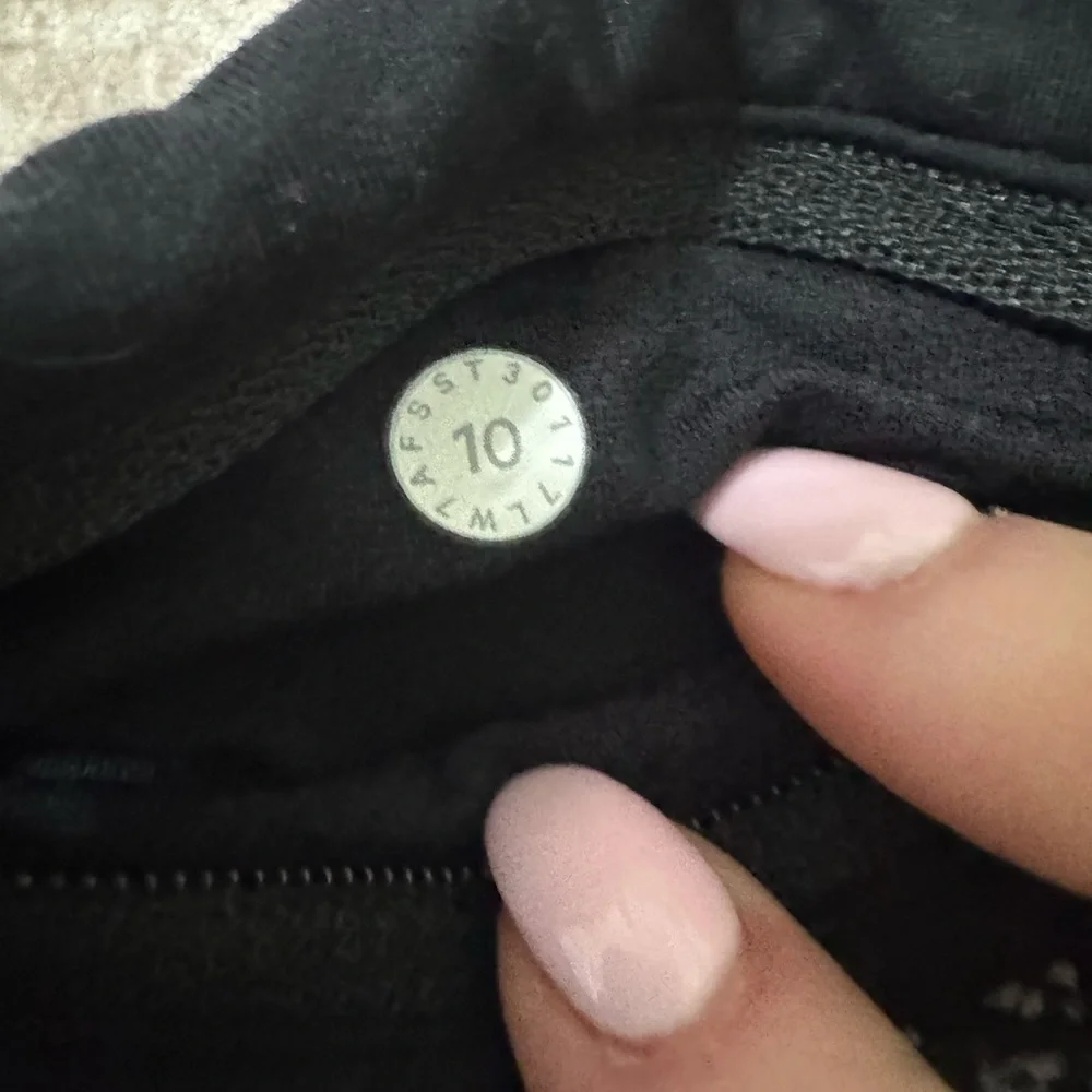 Lululemon speed up shorts 2.5” size 10